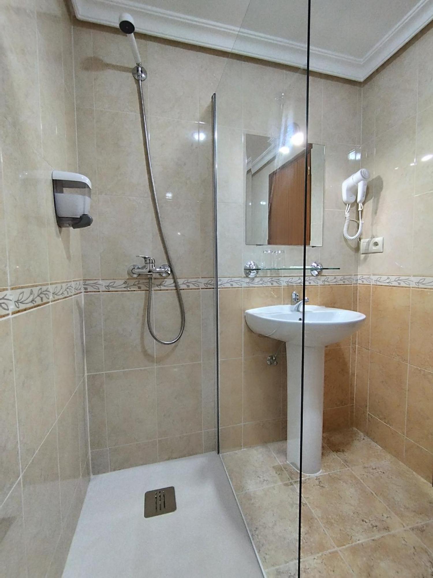 טולדו Hostal Madrid I מראה חיצוני תמונה